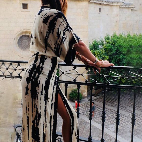 ⭐NEW, CHIC**- Abstract Print Slit Kimono With Belt | OFFERS WELCOME - Picture 3 of 8